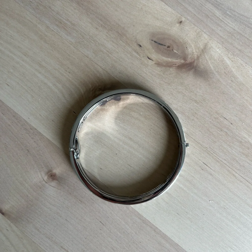 BRAND NEW Belle Etoile Bangle with Music Notes - Picture 3 of 5